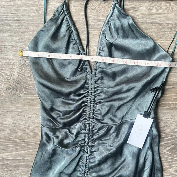 NEW ASTR THE LABEL TOLEDO RUCHED HALTER MIDI DRESS STEEL BLUECOLOR - Picture 10 of 12